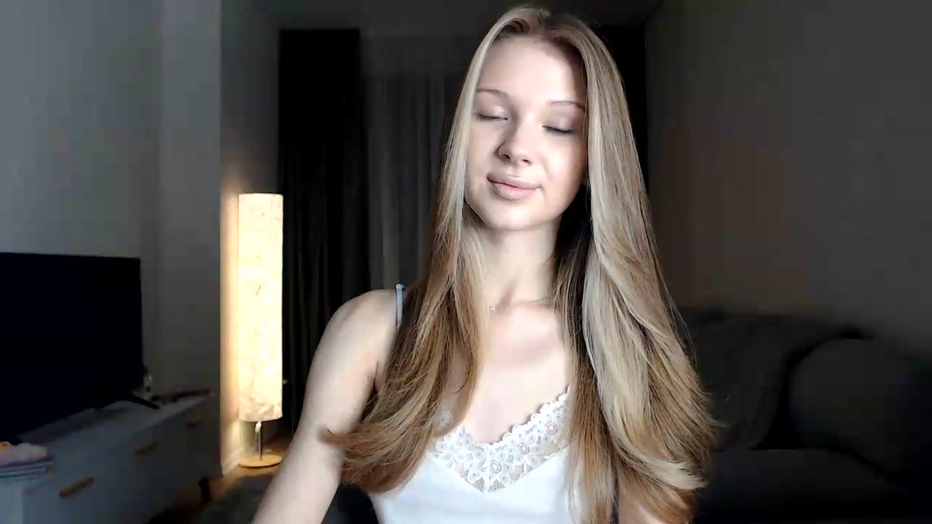 Gallery image thumbnail from CuteBlonde's myfreecams stream on, 06/28/2026, 22:07 image 11 of 20