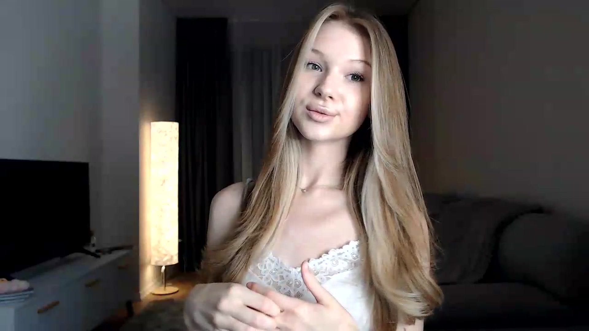 Gallery image thumbnail from CuteBlonde's myfreecams stream on, 06/28/2026, 22:07 image 16 of 20