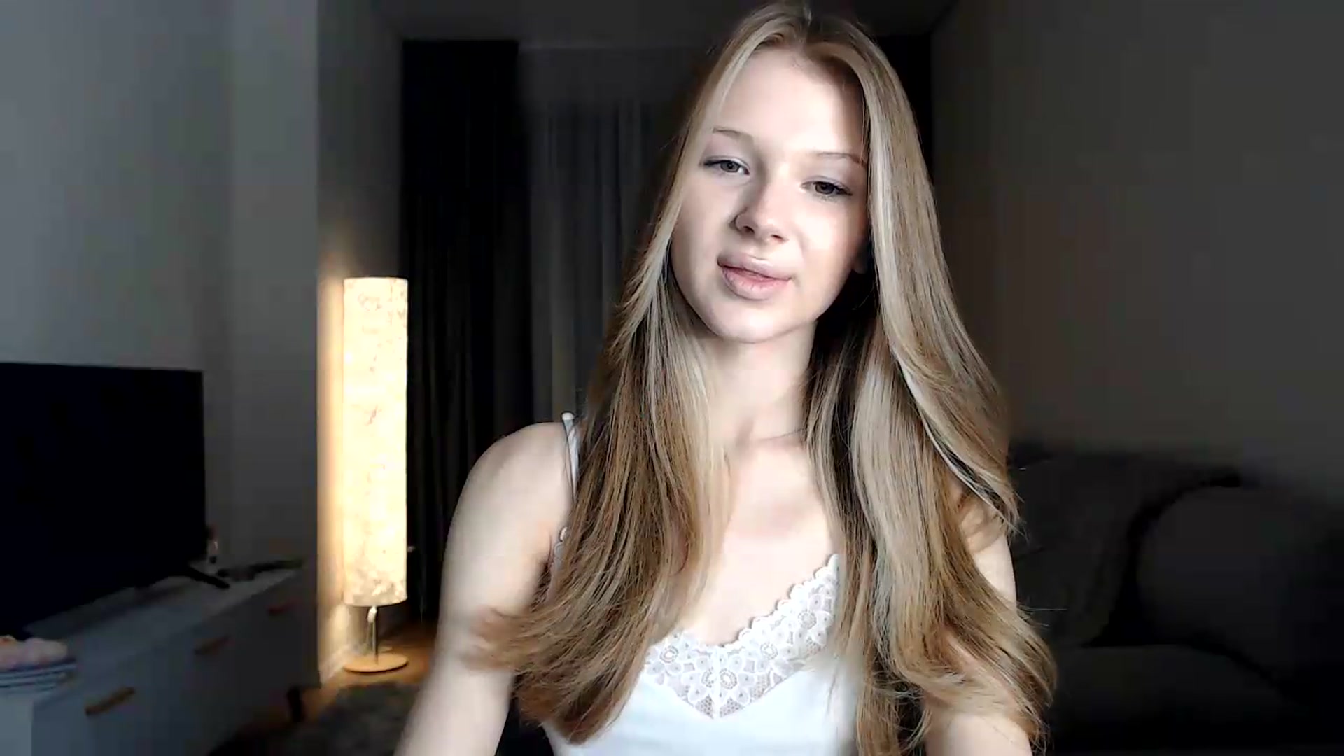 Gallery image thumbnail from CuteBlonde's myfreecams stream on, 06/28/2026, 22:07 image 18 of 20