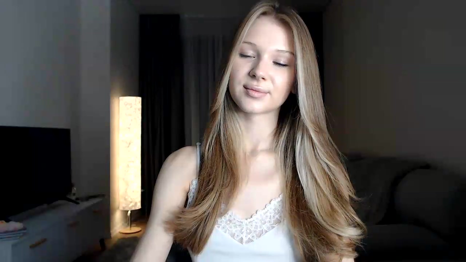 Gallery image thumbnail from CuteBlonde's myfreecams stream on, 06/28/2026, 22:07 image 6 of 20