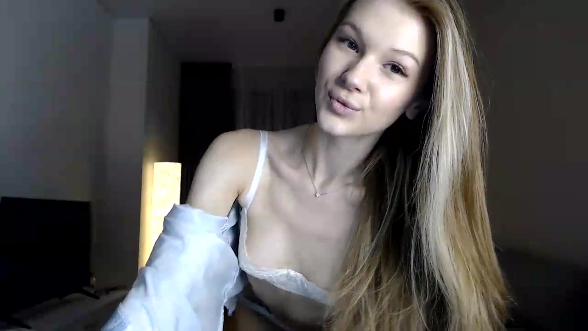 Gallery image thumbnail from CuteBlonde's myfreecams stream on, 07/05/2026, 23:31 image 10 of 20