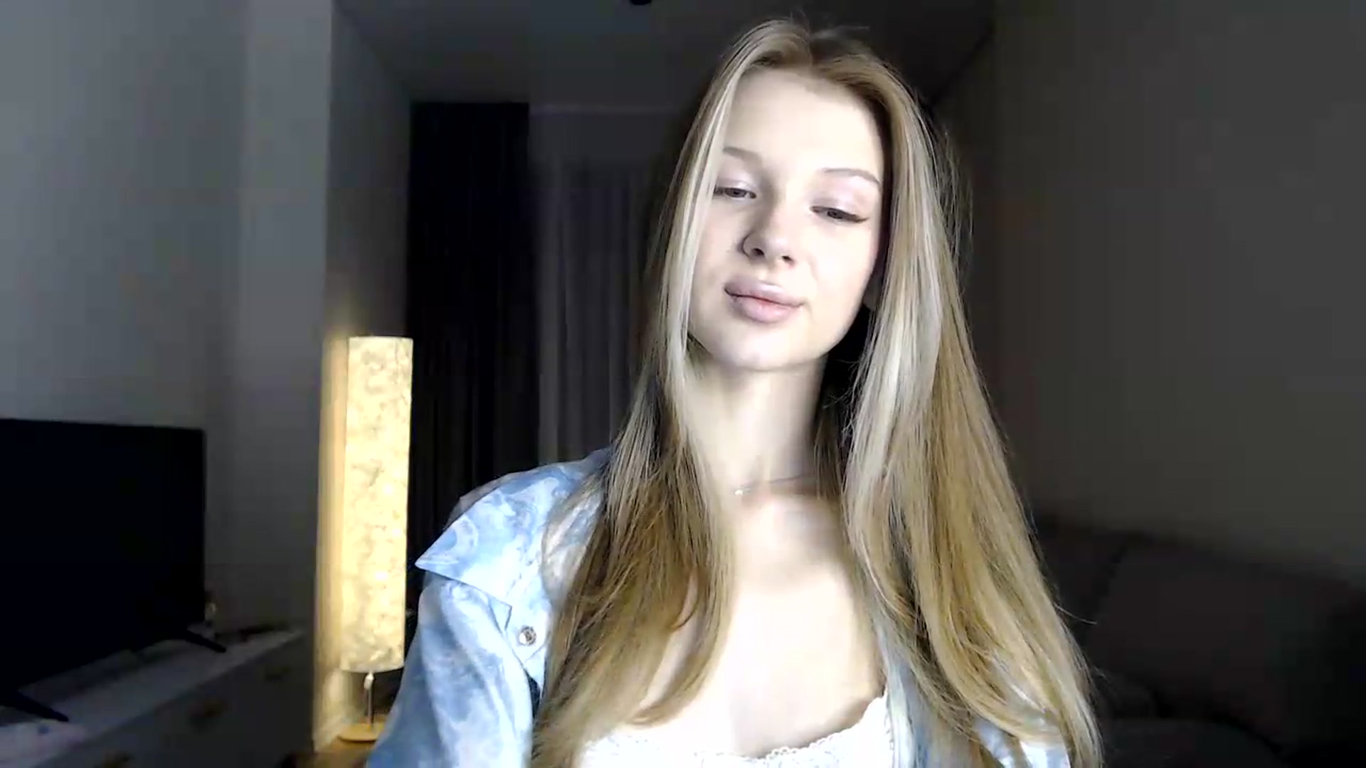 Gallery image thumbnail from CuteBlonde's myfreecams stream on, 07/06/2026, 24:32 image 10 of 20