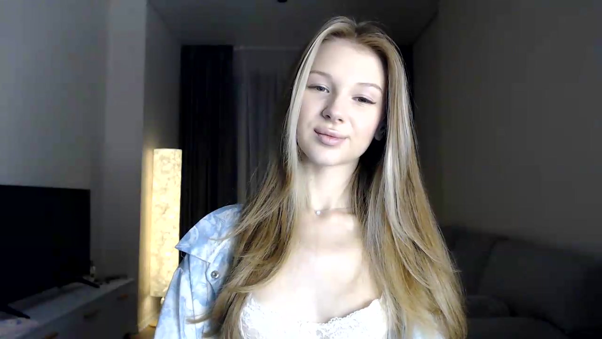 Gallery image thumbnail from CuteBlonde's myfreecams stream on, 07/06/2026, 24:32 image 7 of 20