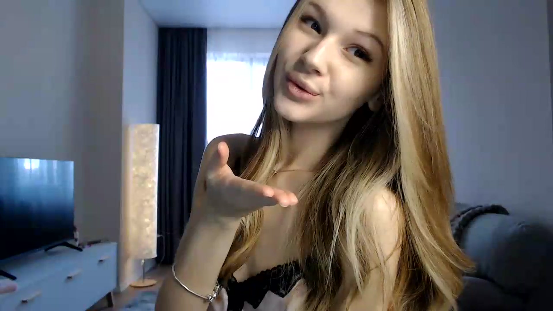Gallery image thumbnail from CuteBlonde's myfreecams stream on, 07/08/2026, 04:02 image 18 of 20
