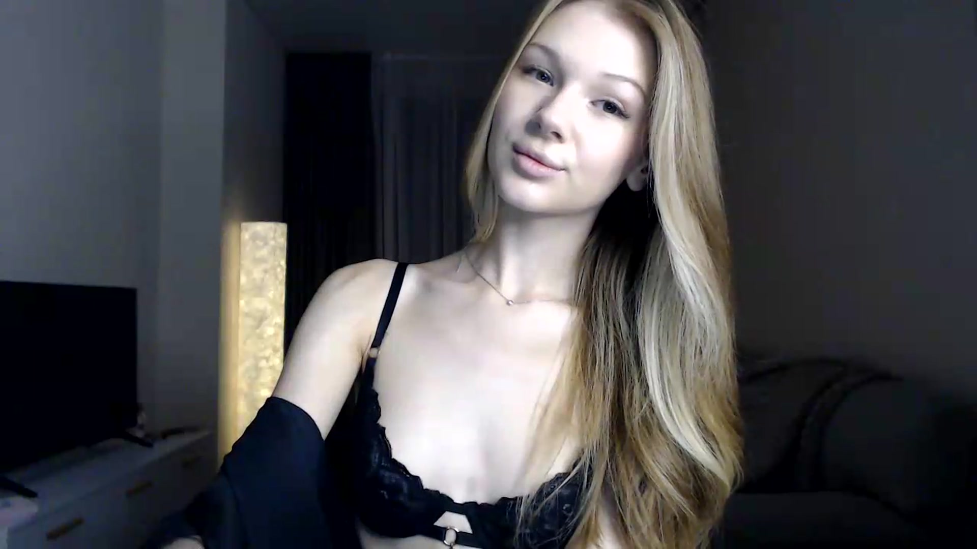 Gallery image thumbnail from CuteBlonde's myfreecams stream on, 07/09/2026, 24:09 image 18 of 20
