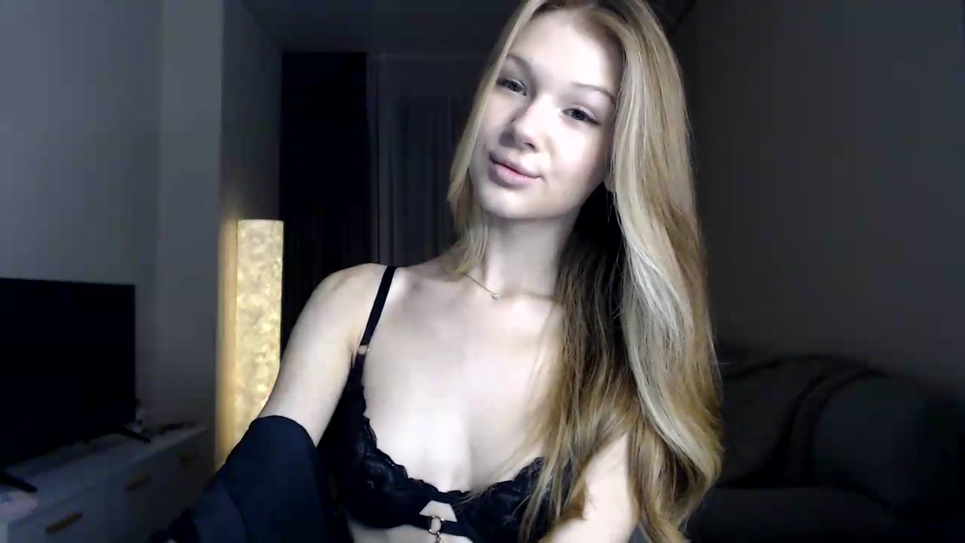 Gallery image thumbnail from CuteBlonde's myfreecams stream on, 07/09/2026, 24:09 image 19 of 20