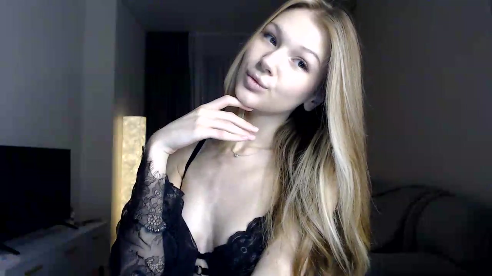 Gallery image thumbnail from CuteBlonde's myfreecams stream on, 07/09/2026, 24:09 image 16 of 20