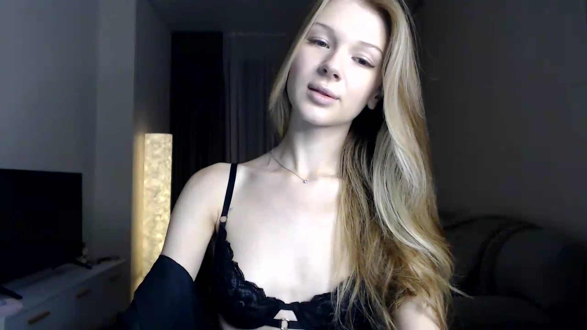 Gallery image thumbnail from CuteBlonde's myfreecams stream on, 07/09/2026, 24:09 image 17 of 20