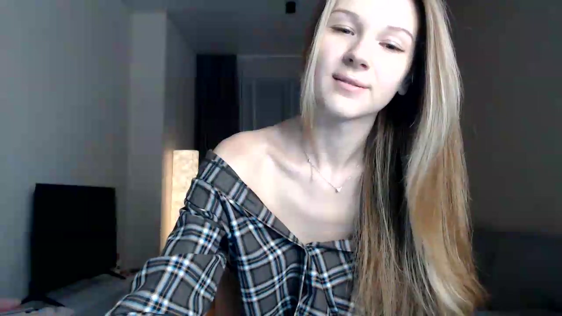 Gallery image thumbnail from CuteBlonde's myfreecams stream on, 07/16/2026, 24:01 image 16 of 20