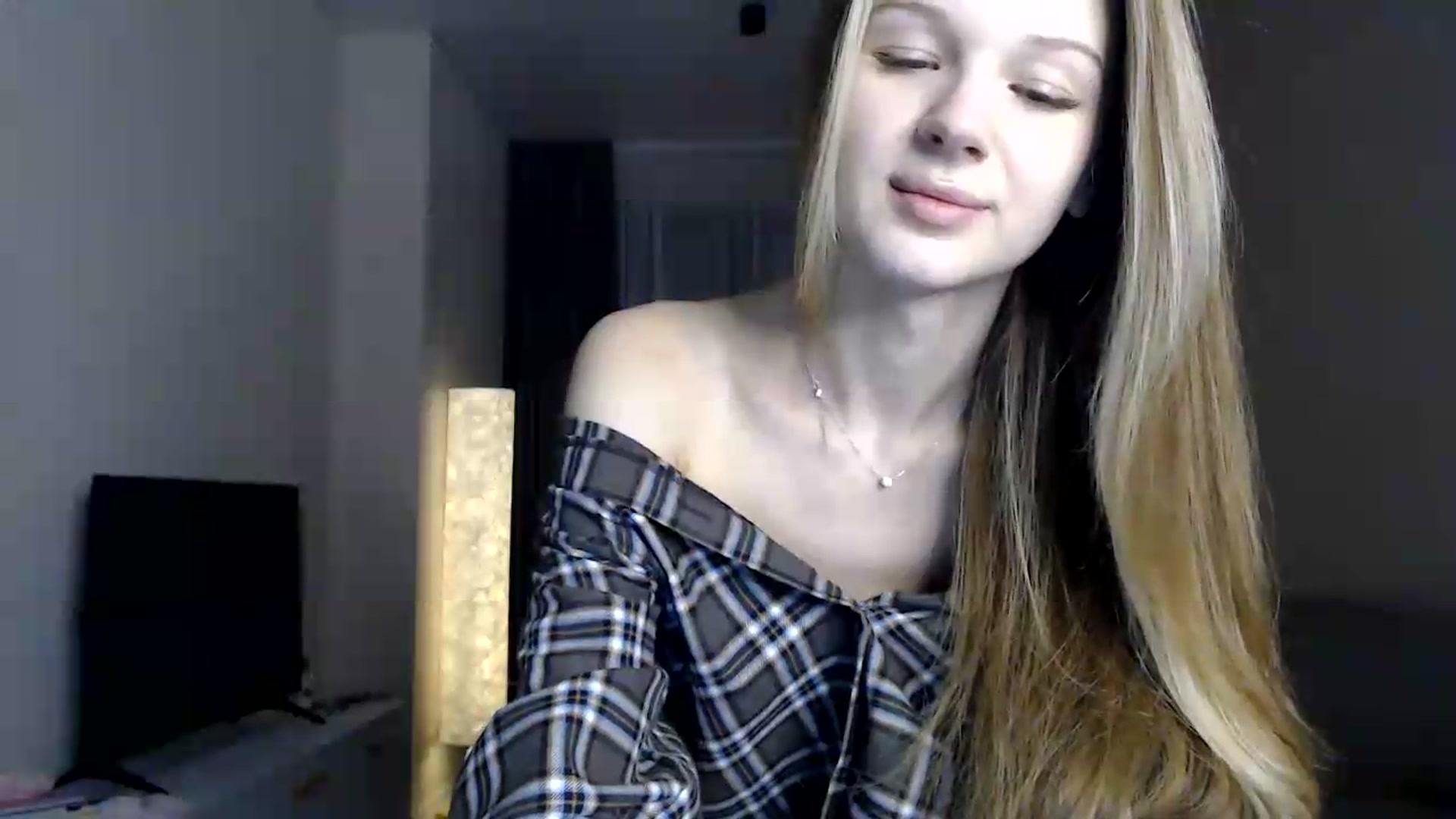 Gallery image thumbnail from CuteBlonde's myfreecams stream on, 07/16/2026, 24:01 image 15 of 20