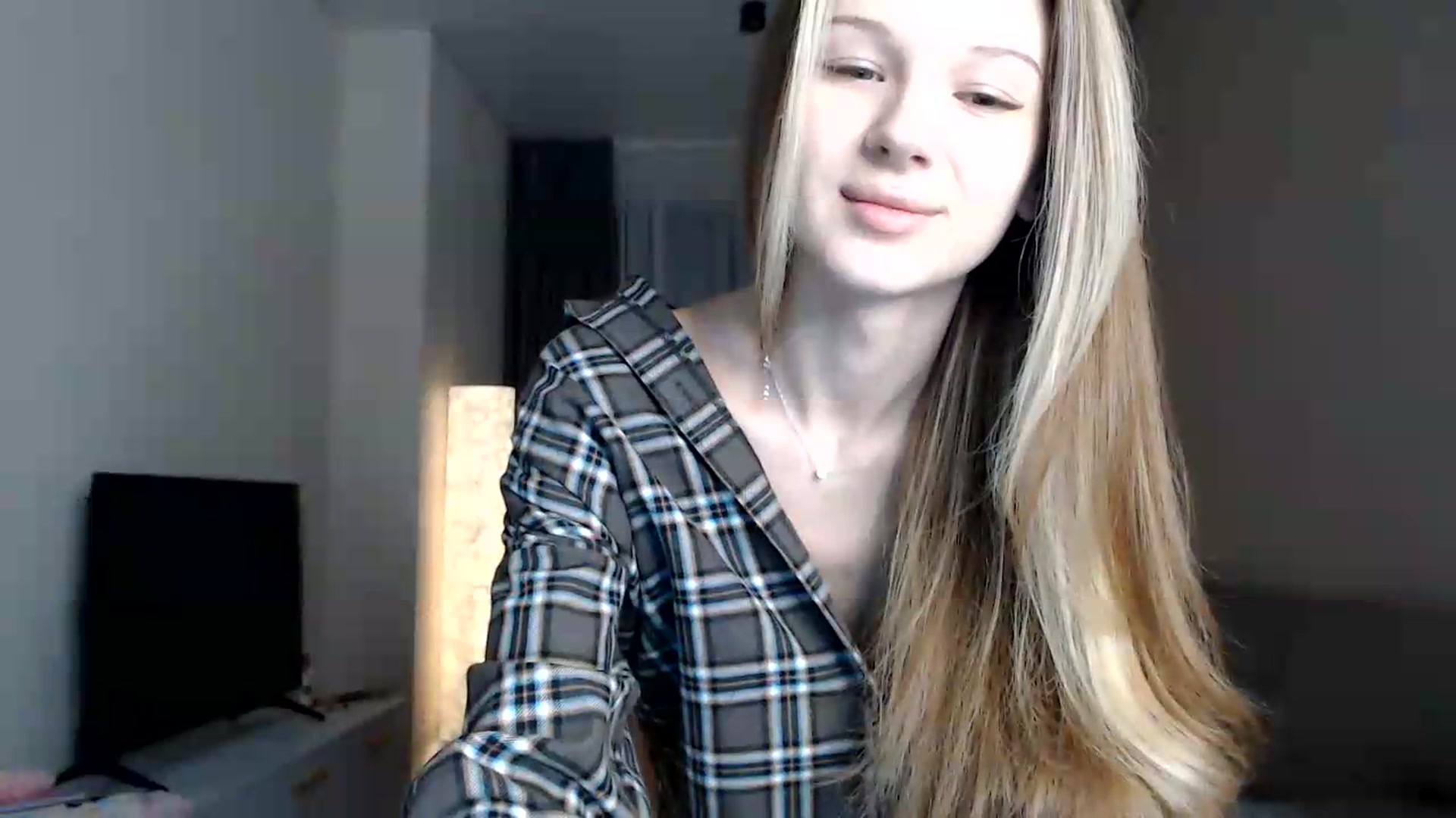 Gallery image thumbnail from CuteBlonde's myfreecams stream on, 07/16/2026, 24:01 image 4 of 20