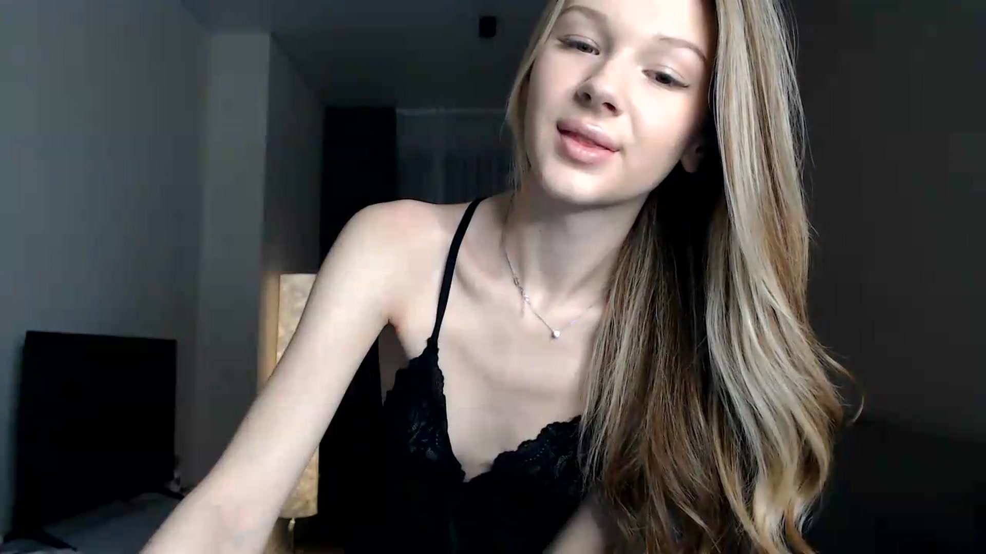 Gallery image thumbnail from CuteBlonde's myfreecams stream on, 07/24/2026, 01:17 image 18 of 20