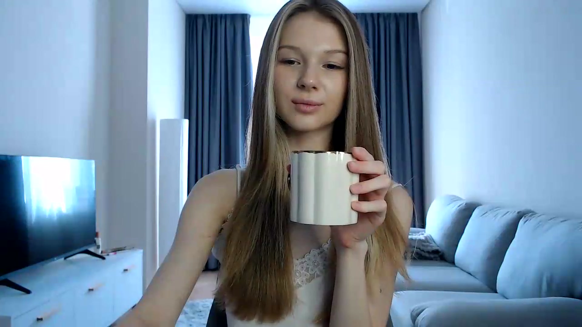 Gallery image thumbnail from CuteBlonde's myfreecams stream on, 07/30/2026, 07:27 image 17 of 20