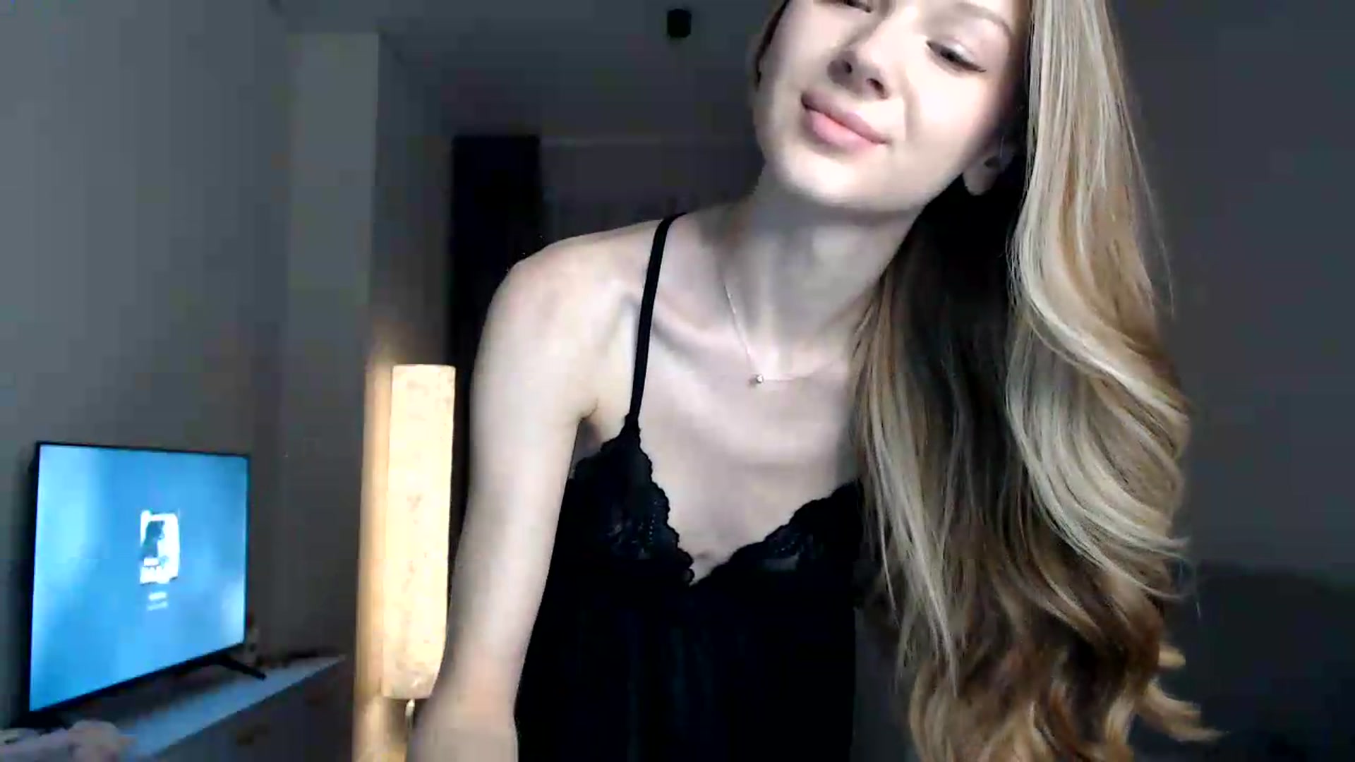 Gallery image thumbnail from CuteBlonde's myfreecams stream on, 08/04/2026, 20:14 image 15 of 20