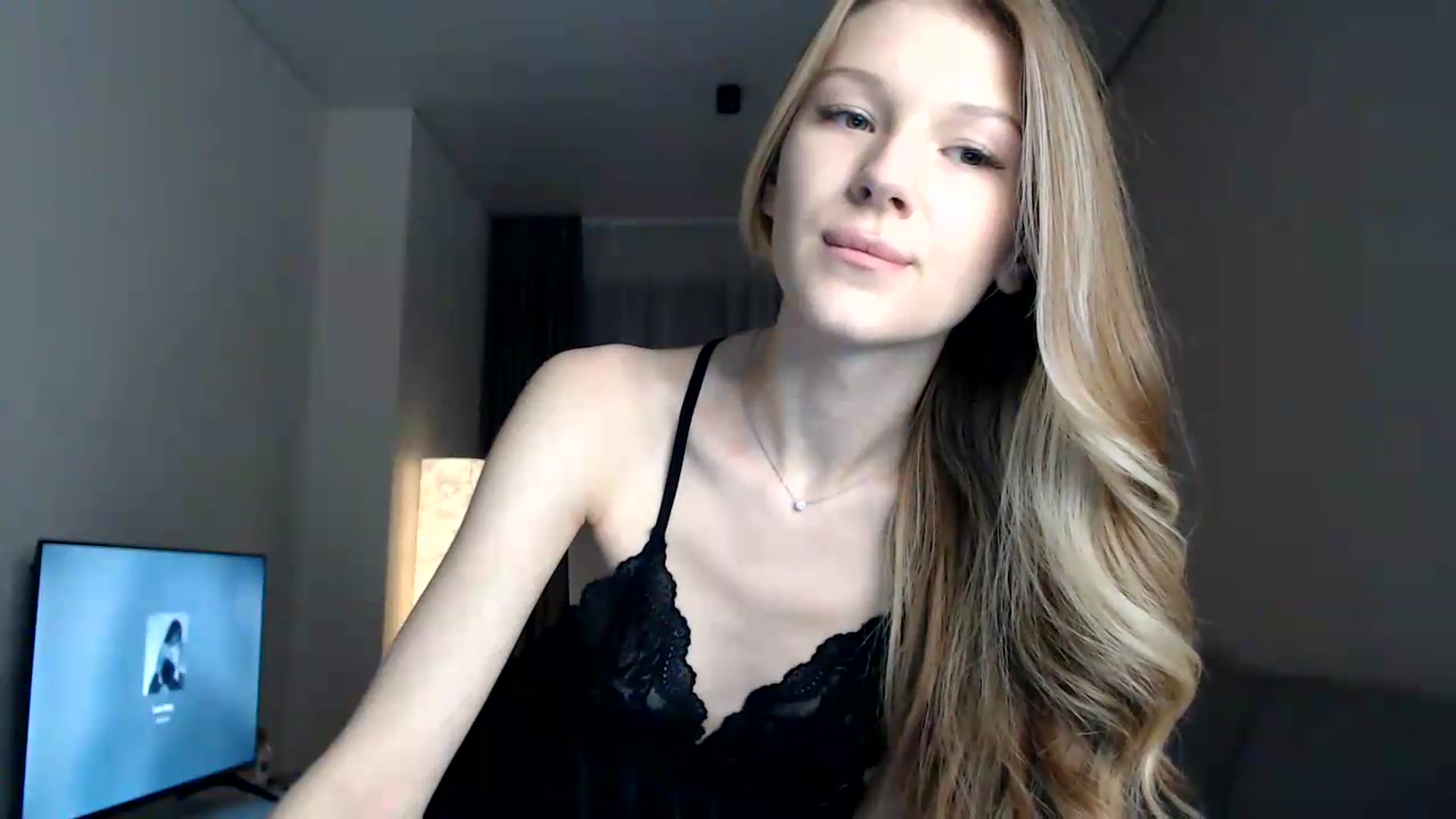 Gallery image thumbnail from CuteBlonde's myfreecams stream on, 08/04/2026, 21:50 image 9 of 20