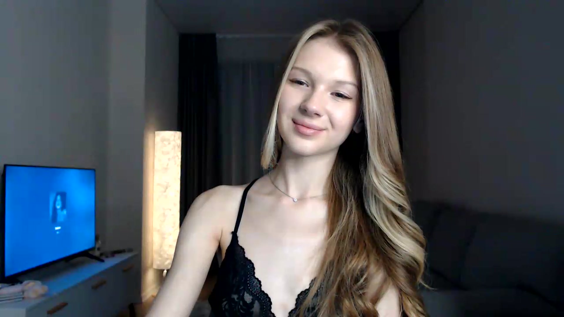 Gallery image thumbnail from CuteBlonde's myfreecams stream on, 08/04/2026, 21:50 image 18 of 20