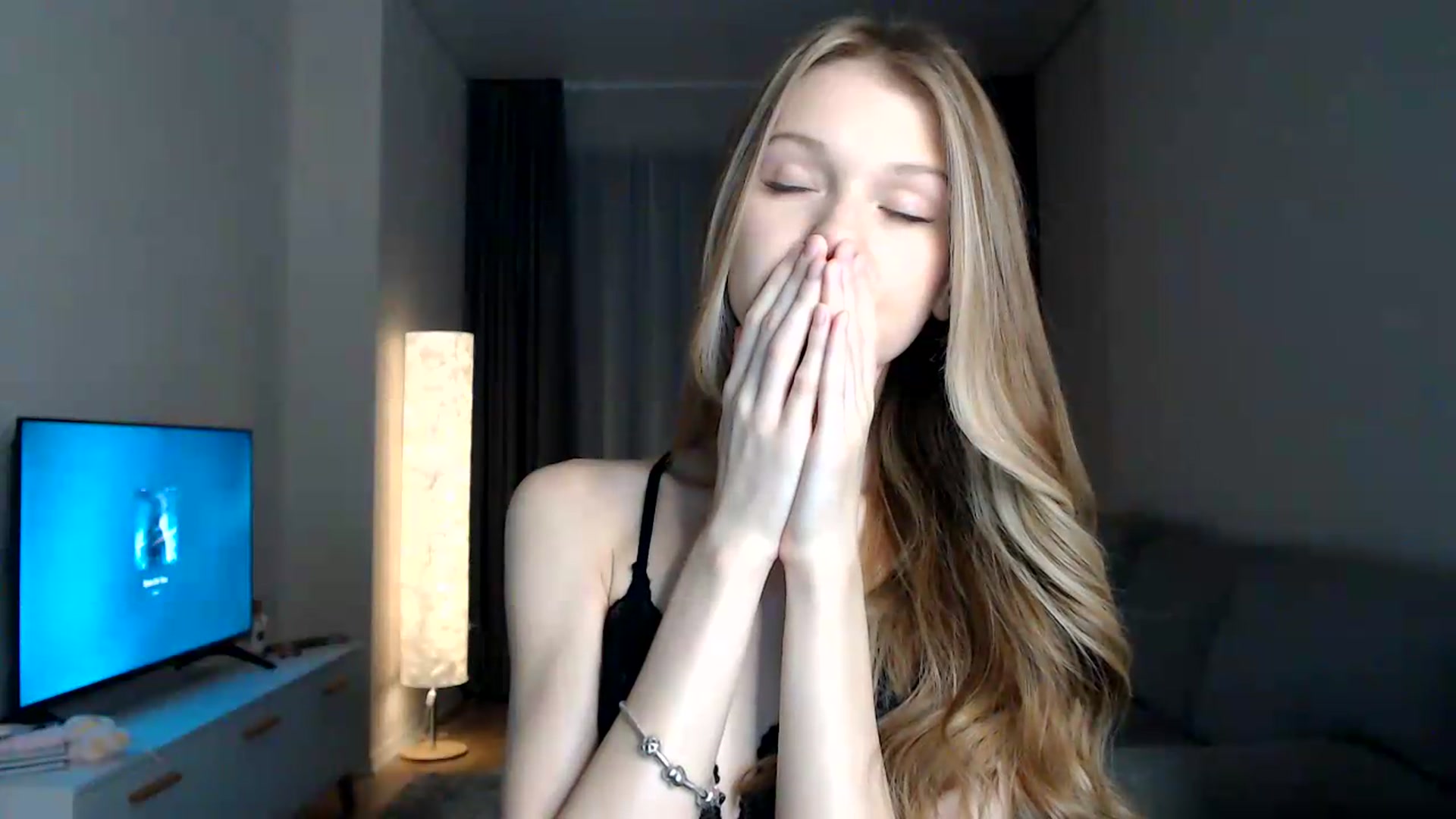 Gallery image thumbnail from CuteBlonde's myfreecams stream on, 08/04/2026, 21:50 image 3 of 20