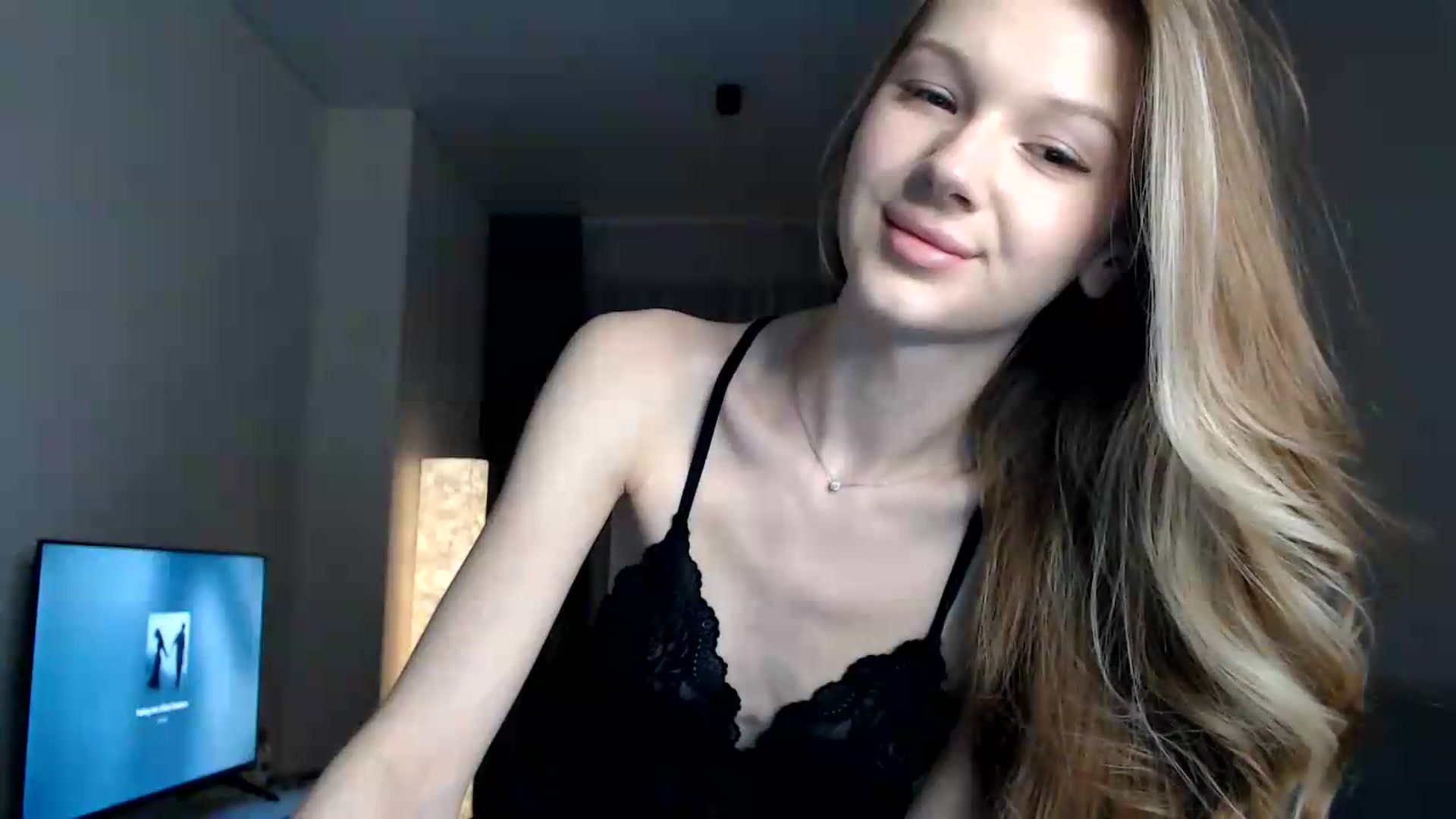Gallery image thumbnail from CuteBlonde's myfreecams stream on, 08/04/2026, 21:50 image 14 of 20
