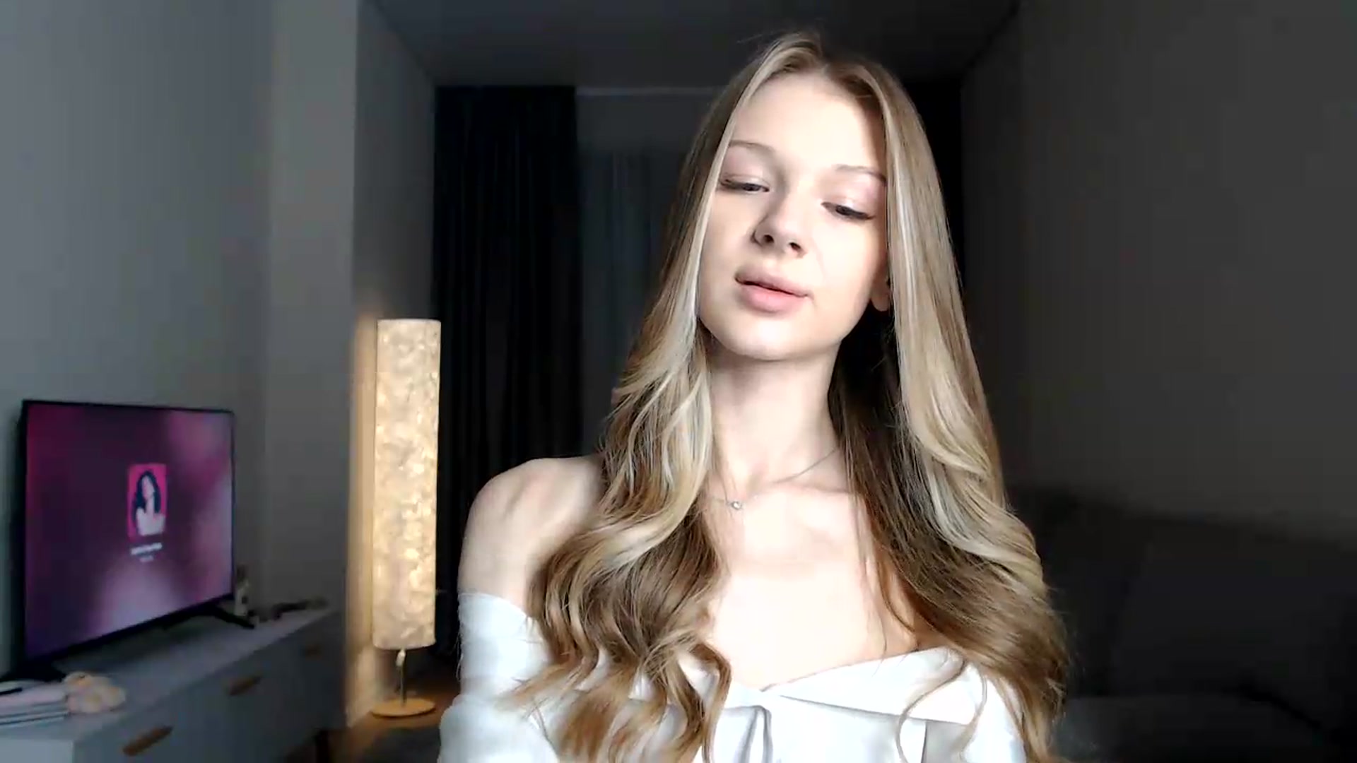 Gallery image thumbnail from CuteBlonde's myfreecams stream on, 08/06/2026, 22:14 image 8 of 20