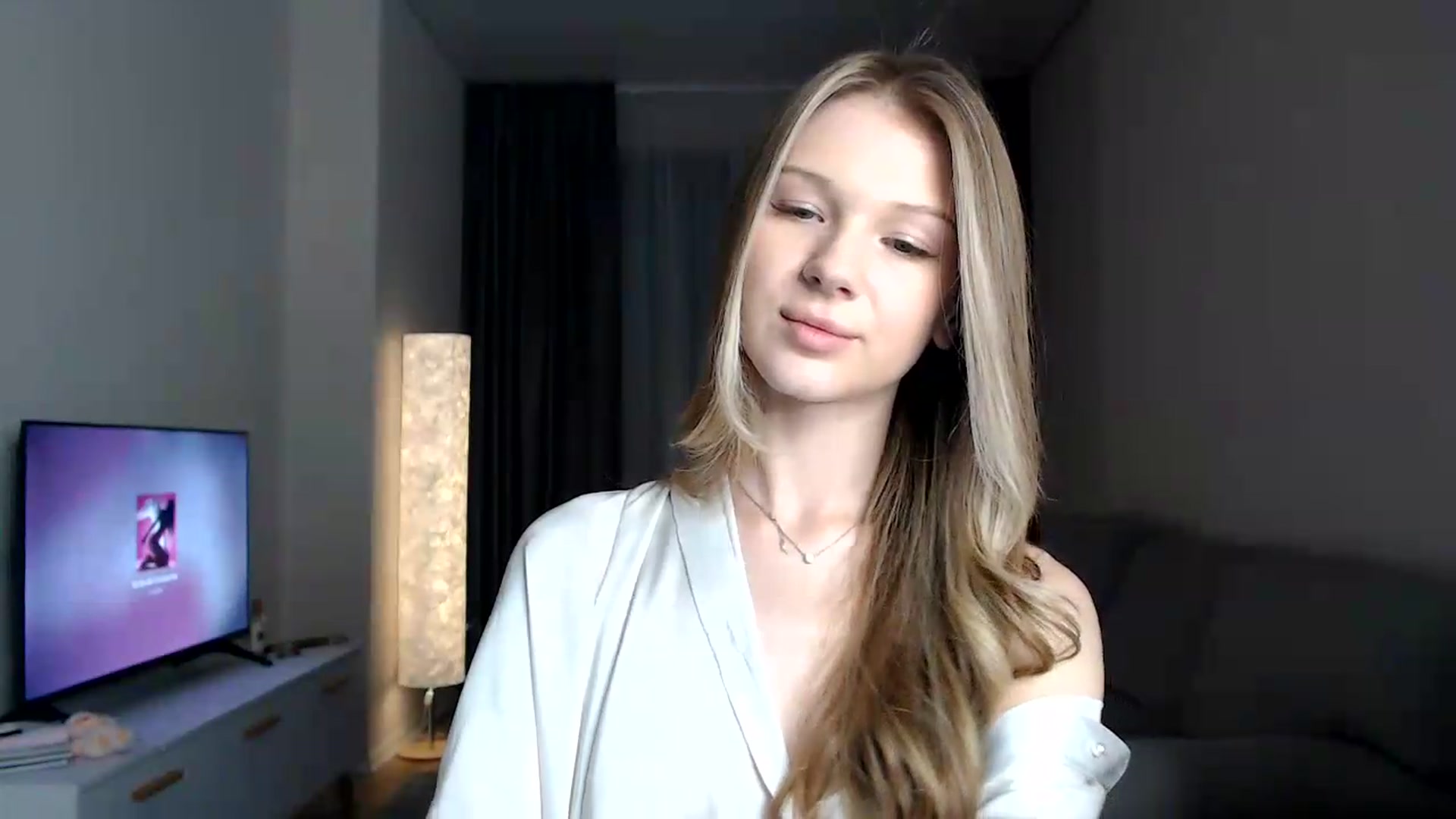 Gallery image thumbnail from CuteBlonde's myfreecams stream on, 08/06/2026, 23:41 image 17 of 20