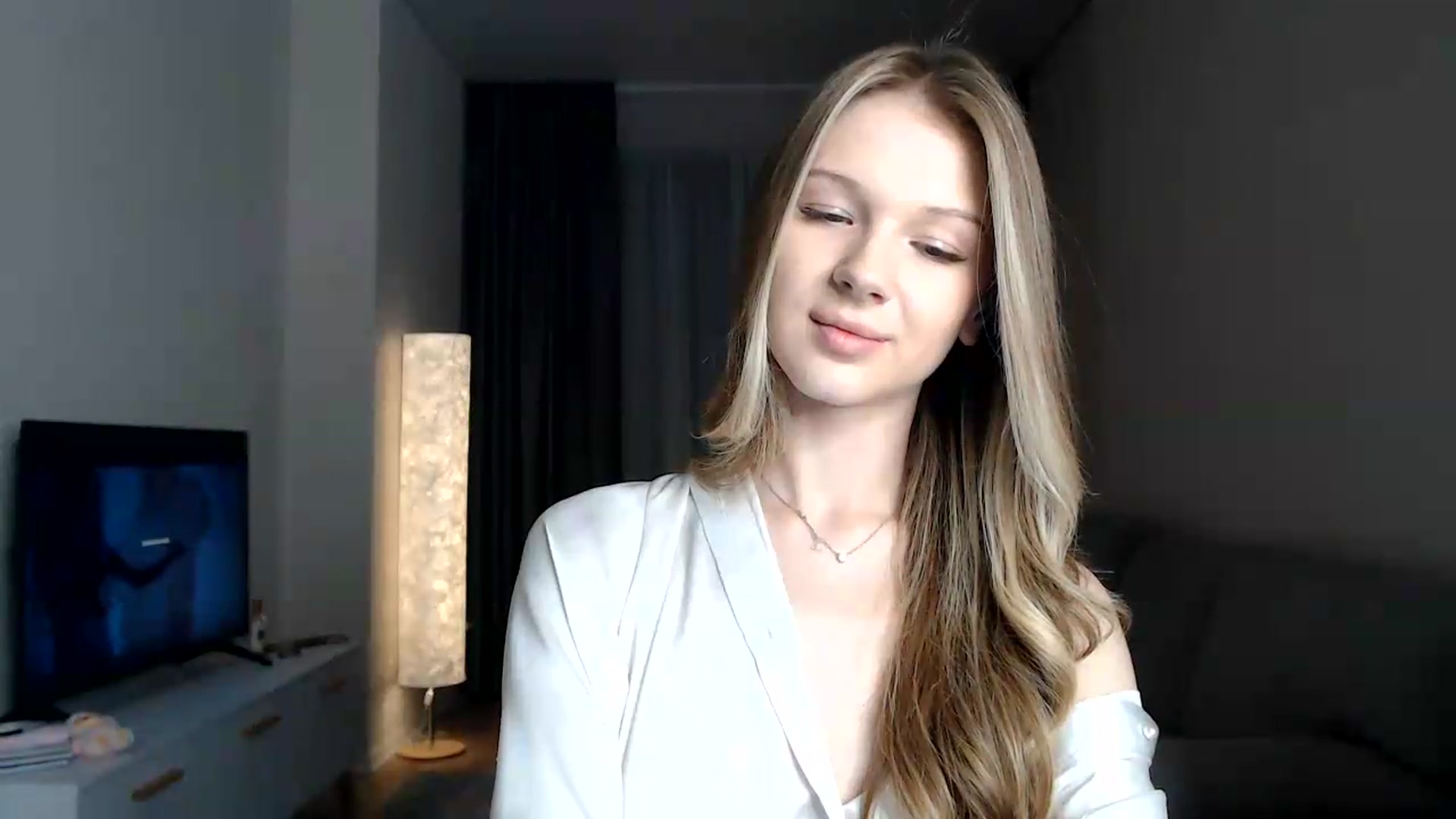 Gallery image thumbnail from CuteBlonde's myfreecams stream on, 08/06/2026, 23:41 image 14 of 20