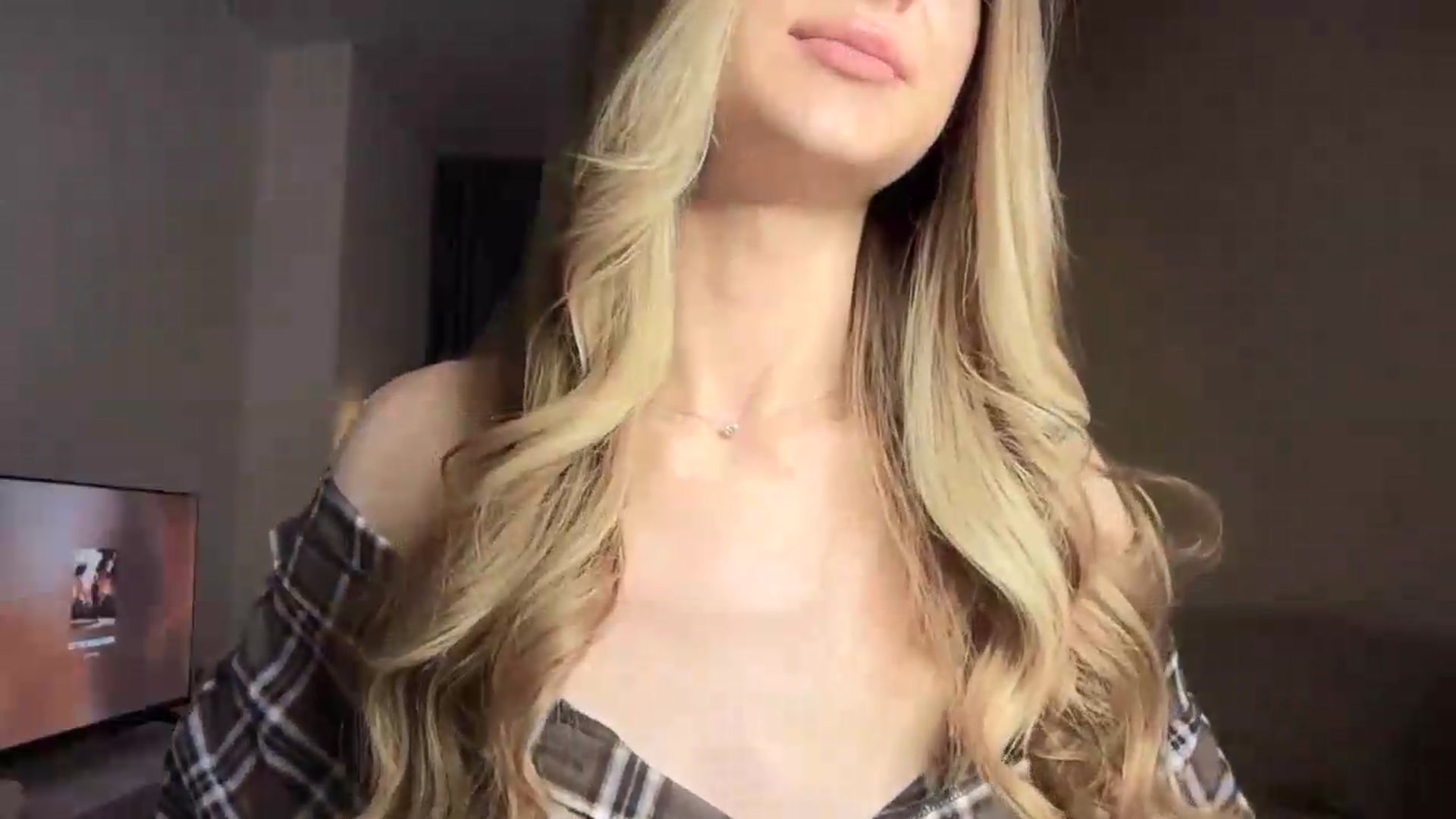 Gallery image thumbnail from CuteBlonde's myfreecams stream on, 08/13/2026, 01:41 image 17 of 20