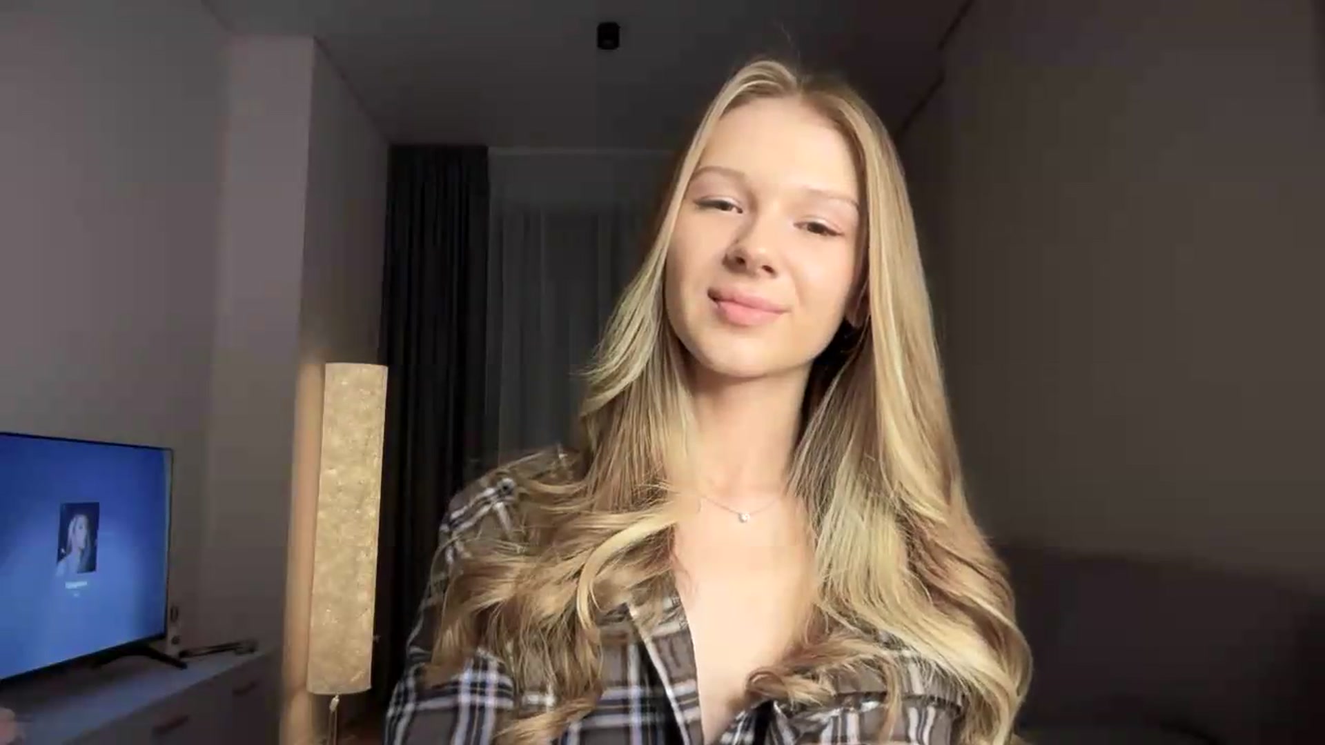 Gallery image thumbnail from CuteBlonde's myfreecams stream on, 08/13/2026, 01:41 image 2 of 20