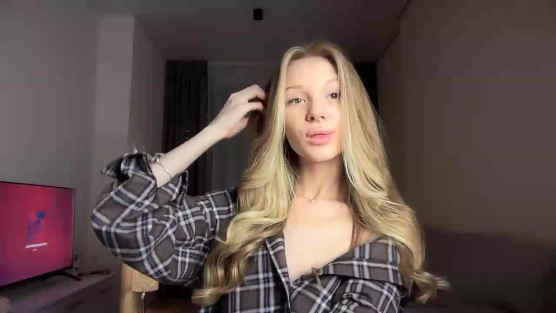Gallery image thumbnail from CuteBlonde's myfreecams stream on, 08/13/2026, 01:41 image 8 of 20