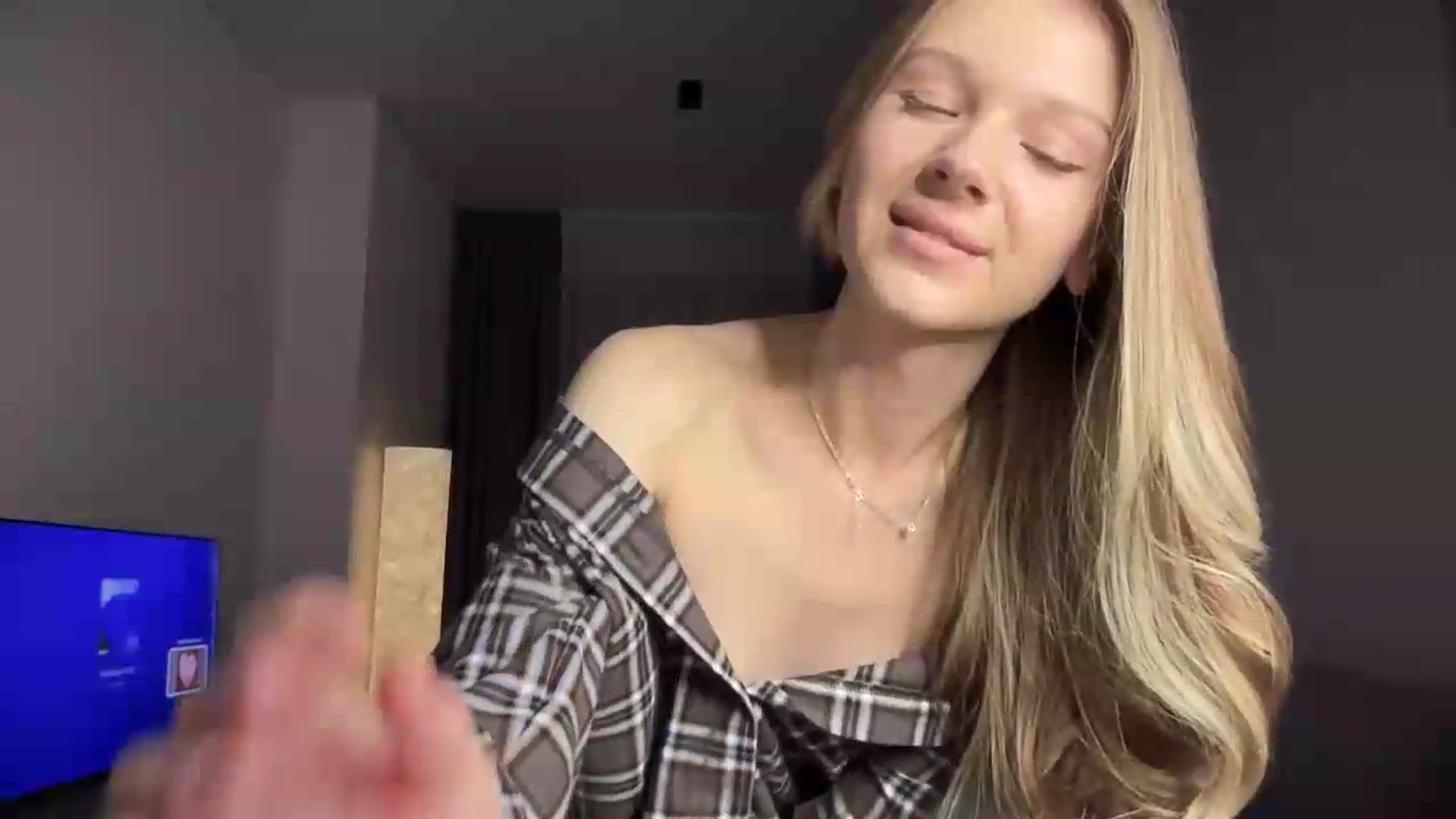 Gallery image thumbnail from CuteBlonde's myfreecams stream on, 08/13/2026, 02:29 image 4 of 20