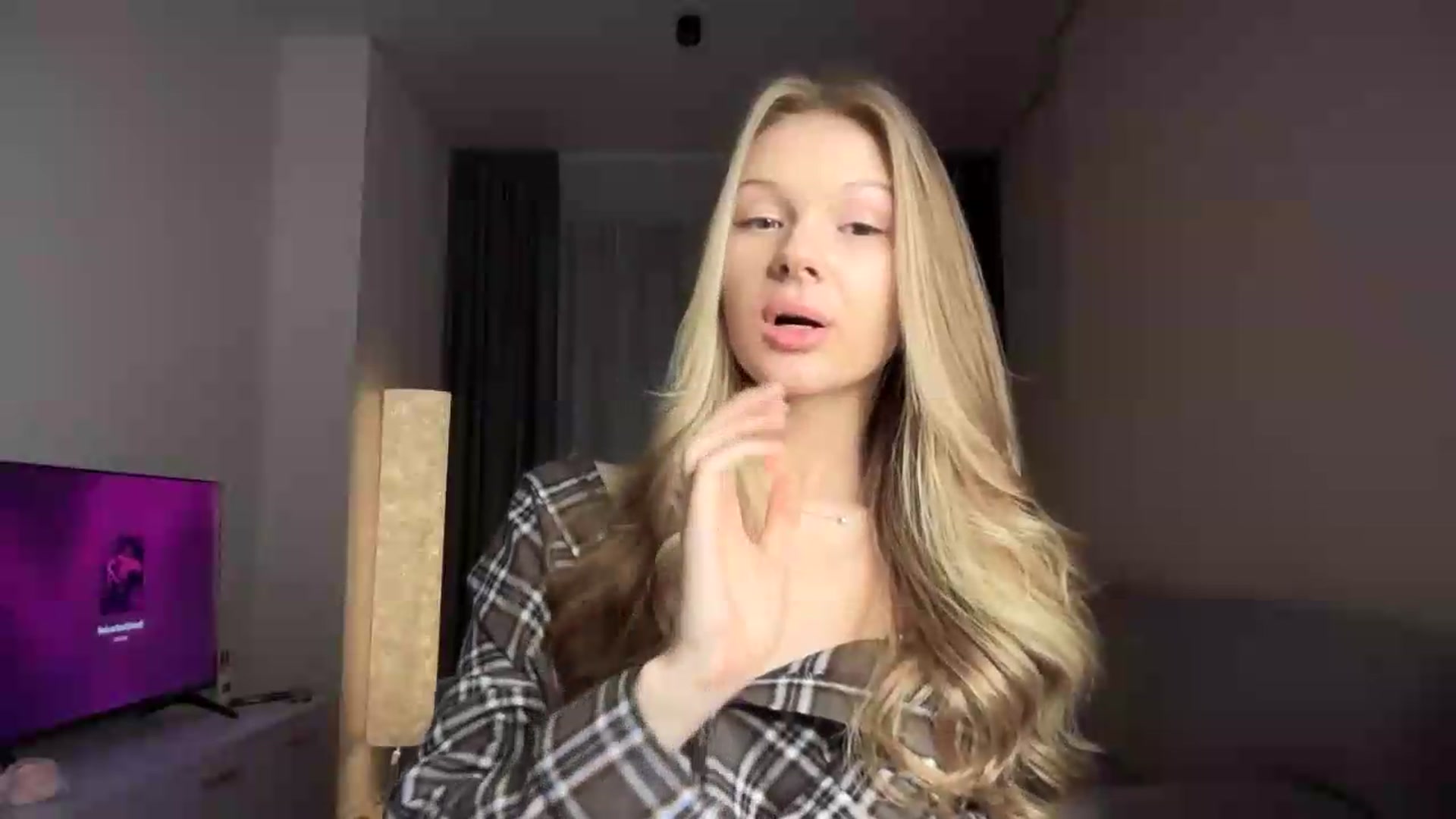 Gallery image thumbnail from CuteBlonde's myfreecams stream on, 08/13/2026, 02:29 image 11 of 20