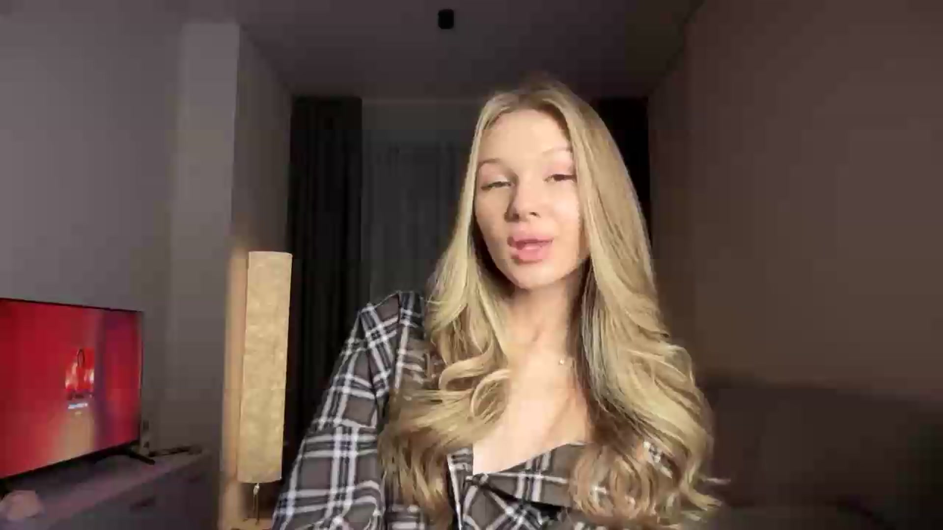 Gallery image thumbnail from CuteBlonde's myfreecams stream on, 08/13/2026, 02:29 image 13 of 20