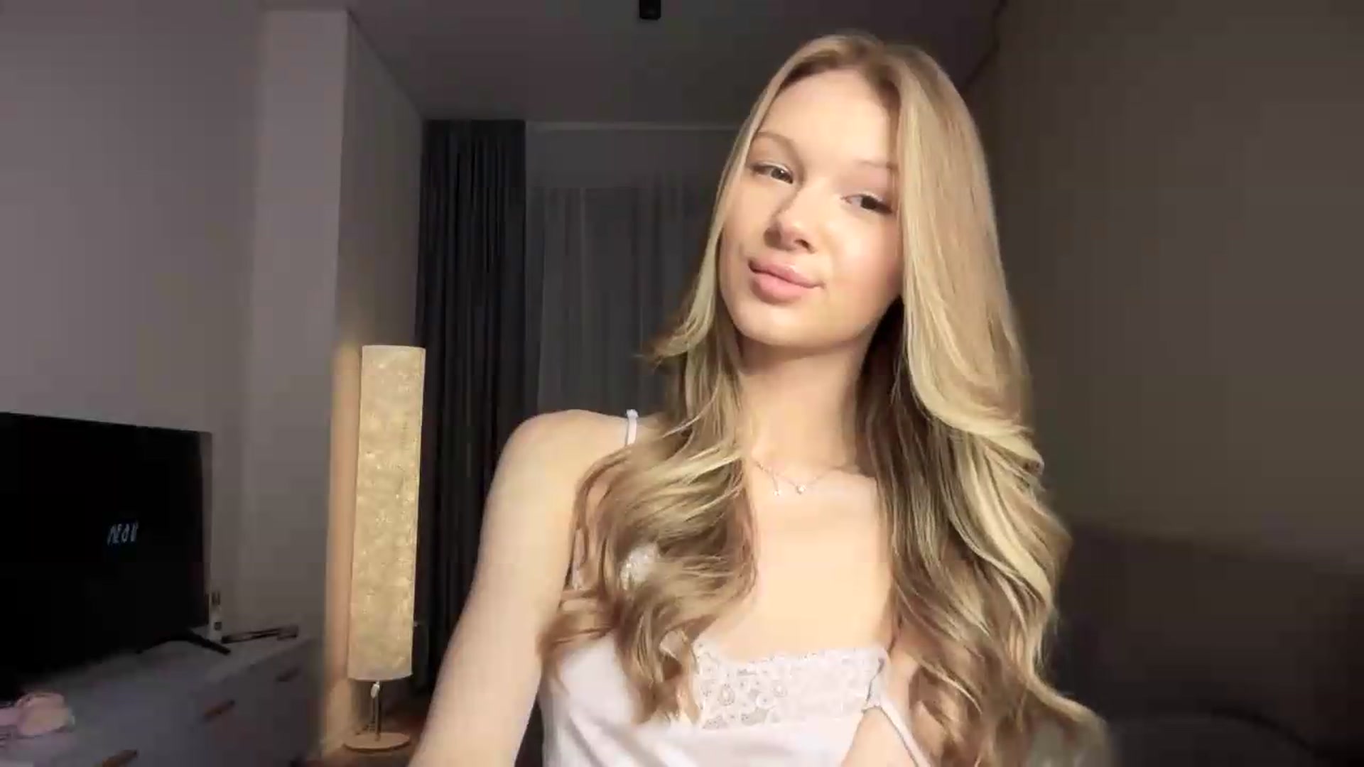 Gallery image thumbnail from CuteBlonde's myfreecams stream on, 08/13/2026, 21:26 image 19 of 20