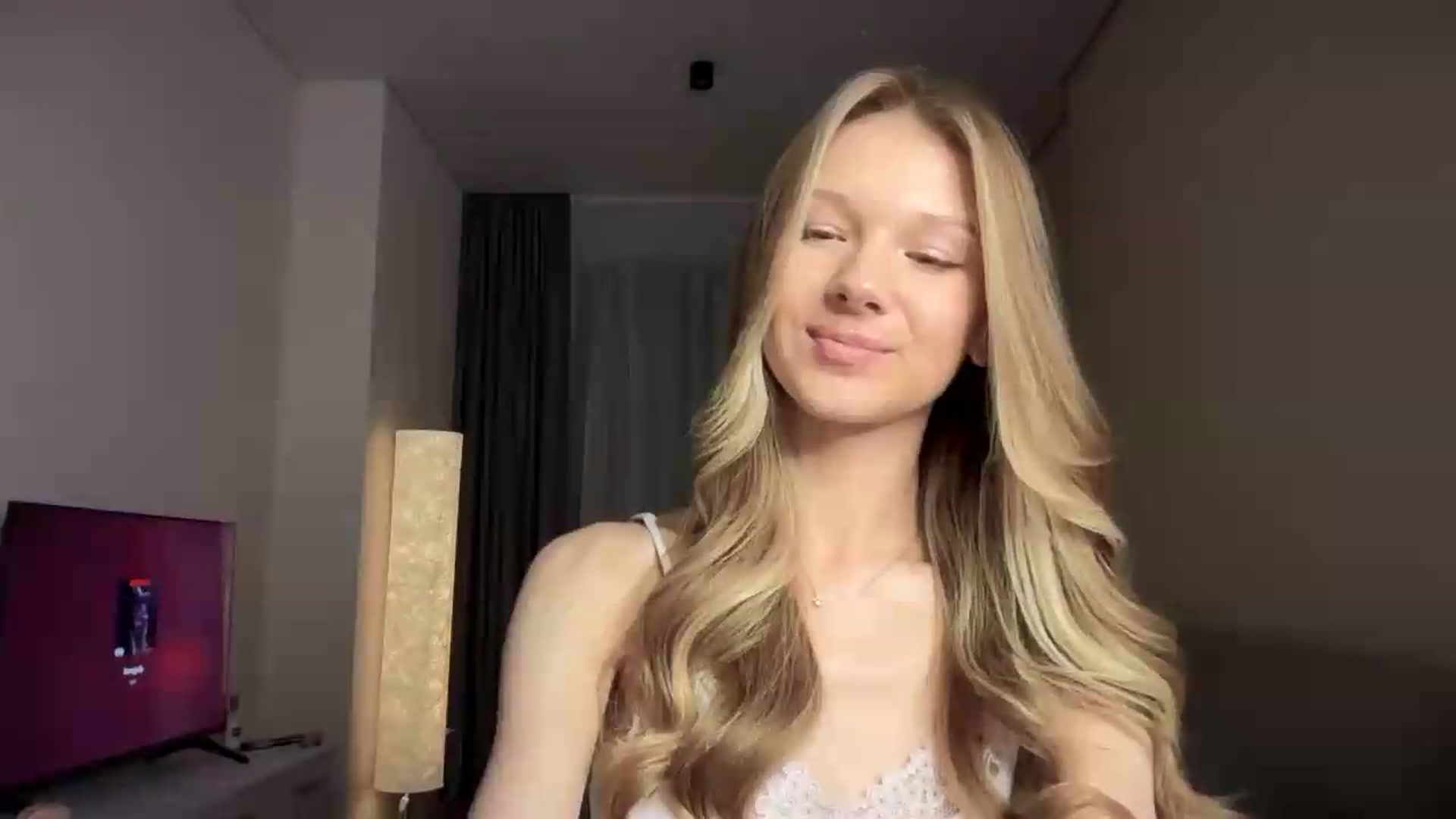 Gallery image thumbnail from CuteBlonde's myfreecams stream on, 08/13/2026, 22:35 image 16 of 20