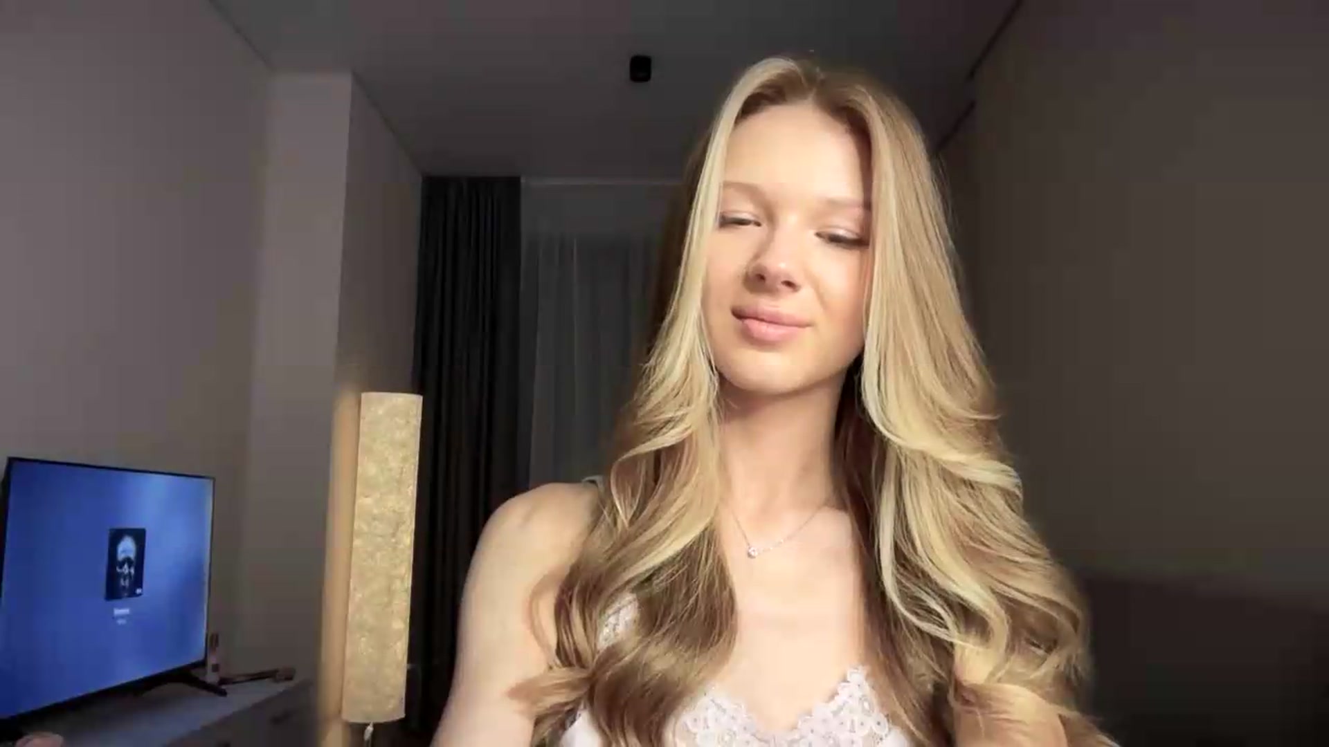 Gallery image thumbnail from CuteBlonde's myfreecams stream on, 08/13/2026, 22:35 image 13 of 20