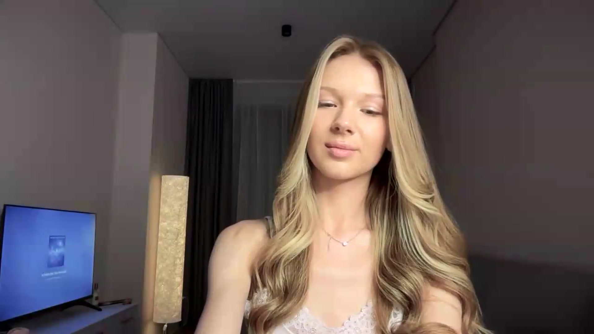 Gallery image thumbnail from CuteBlonde's myfreecams stream on, 08/13/2026, 22:35 image 2 of 20