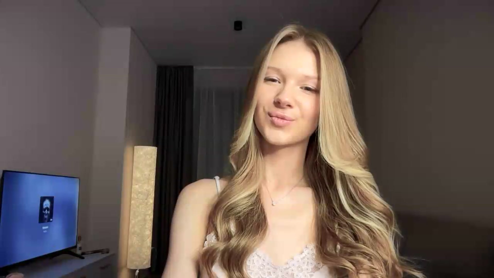Gallery image thumbnail from CuteBlonde's myfreecams stream on, 08/13/2026, 22:35 image 12 of 20