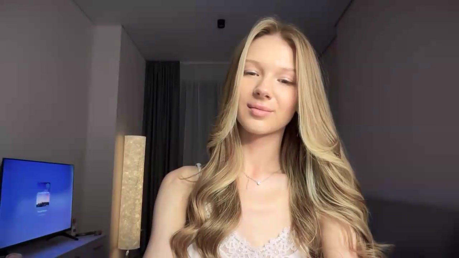 Gallery image thumbnail from CuteBlonde's myfreecams stream on, 08/13/2026, 22:35 image 8 of 20