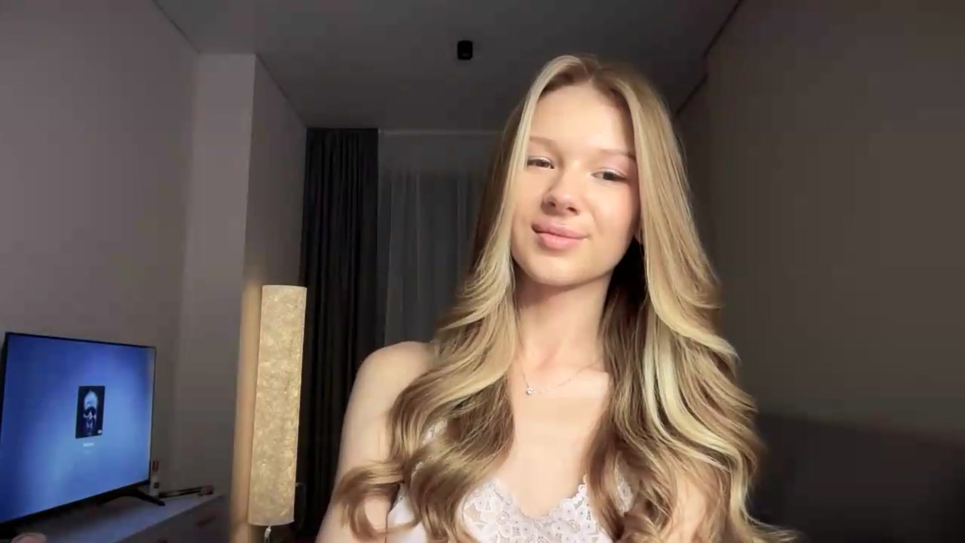 Gallery image thumbnail from CuteBlonde's myfreecams stream on, 08/13/2026, 22:35 image 14 of 20