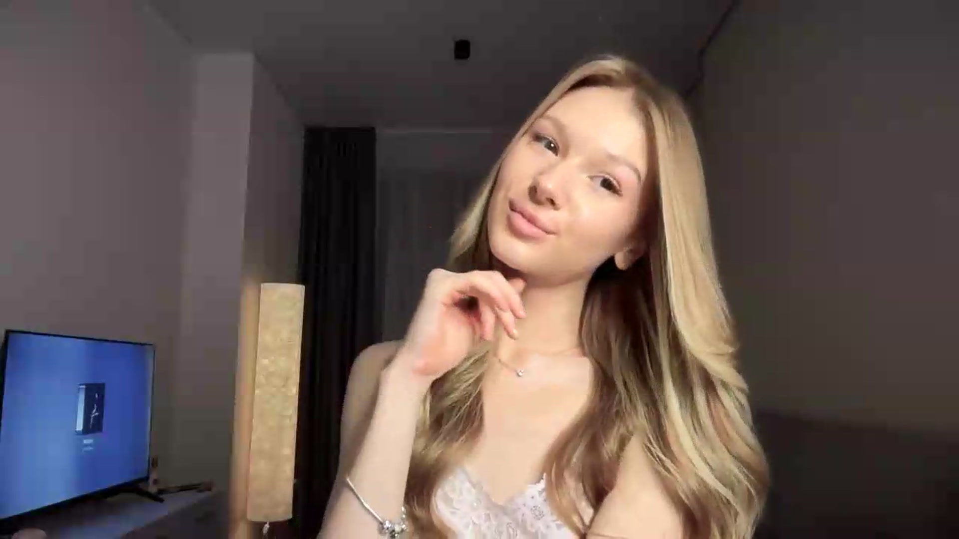 Gallery image thumbnail from CuteBlonde's myfreecams stream on, 08/13/2026, 22:35 image 11 of 20