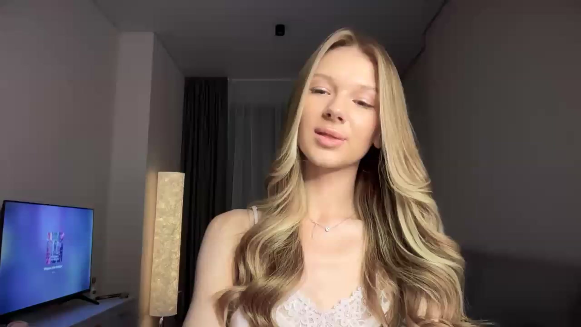 Gallery image thumbnail from CuteBlonde's myfreecams stream on, 08/13/2026, 22:35 image 5 of 20