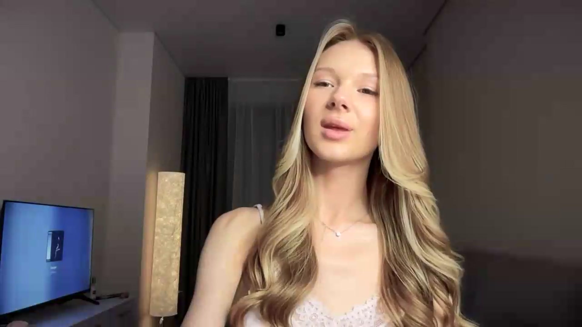Gallery image thumbnail from CuteBlonde's myfreecams stream on, 08/13/2026, 22:35 image 10 of 20
