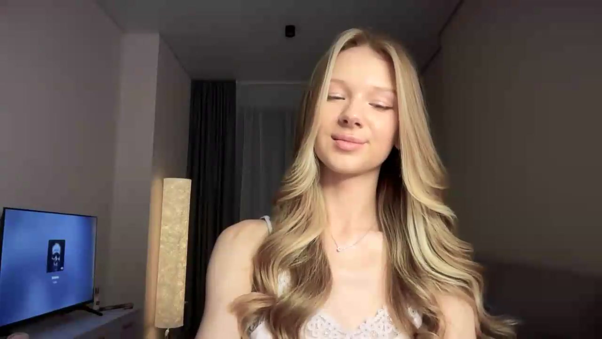 Gallery image thumbnail from CuteBlonde's myfreecams stream on, 08/13/2026, 22:35 image 15 of 20