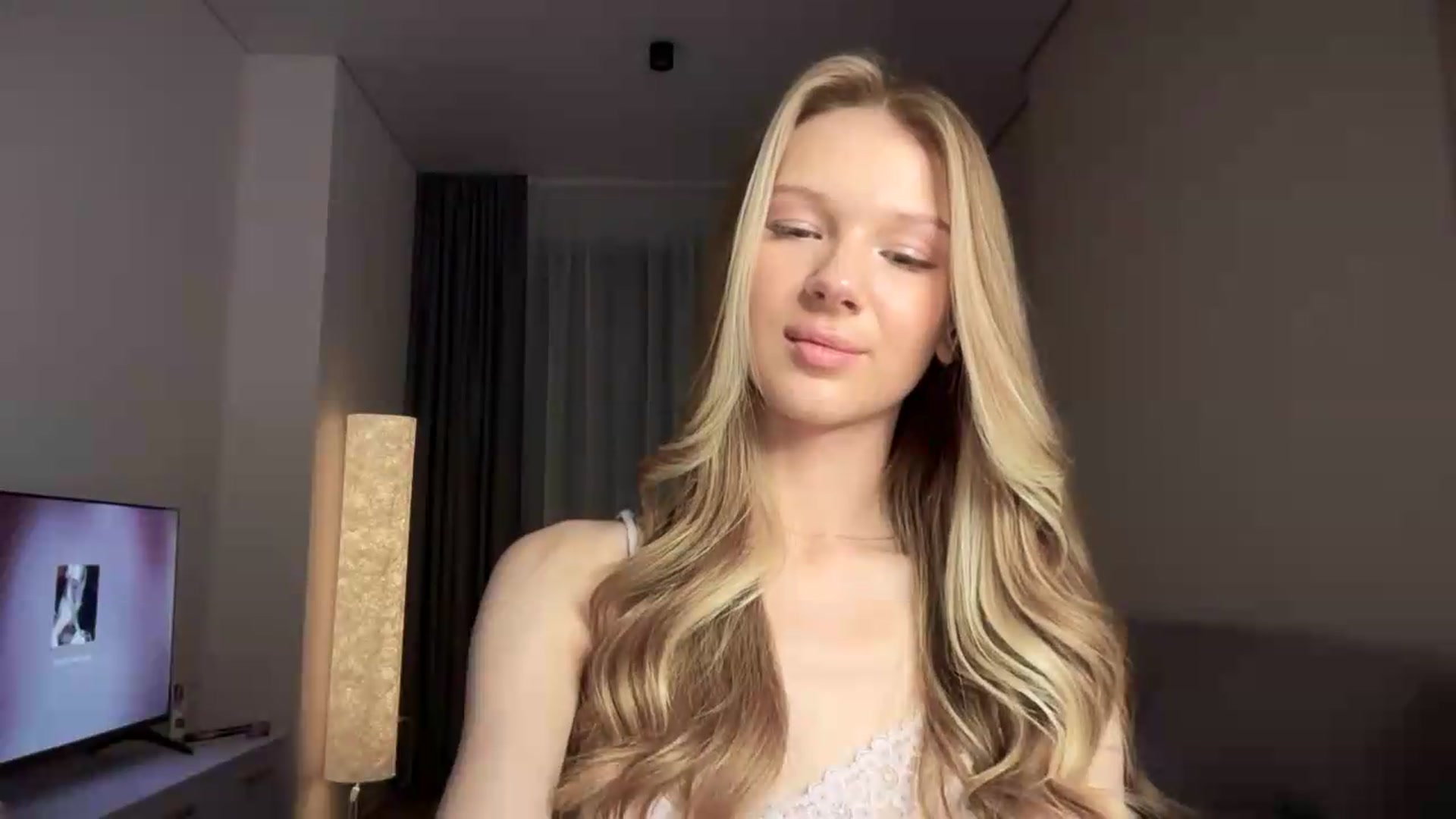 Gallery image thumbnail from CuteBlonde's myfreecams stream on, 08/14/2026, 01:50 image 2 of 20