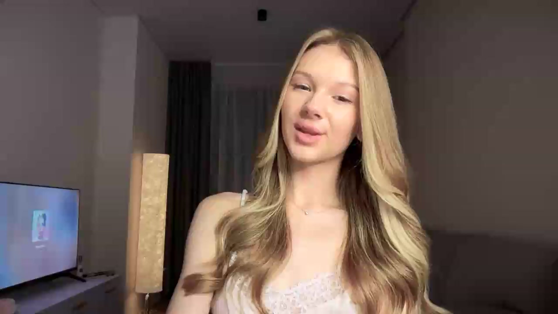 Gallery image thumbnail from CuteBlonde's myfreecams stream on, 08/14/2026, 01:50 image 19 of 20