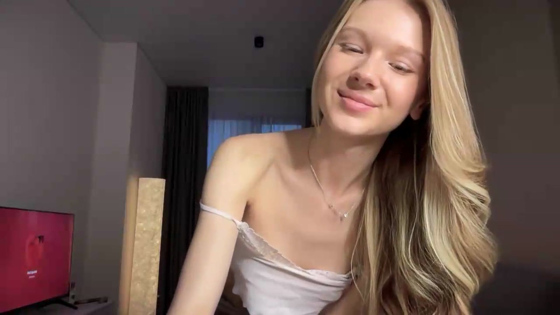 Gallery image thumbnail from CuteBlonde's myfreecams stream on, 08/14/2026, 03:13 image 10 of 20