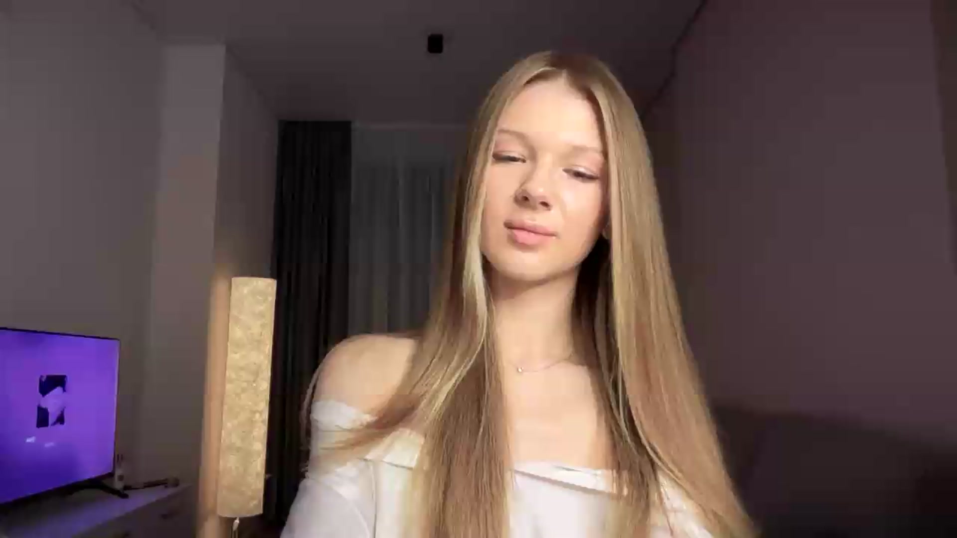 Gallery image thumbnail from CuteBlonde's myfreecams stream on, 08/14/2026, 22:12 image 1 of 20