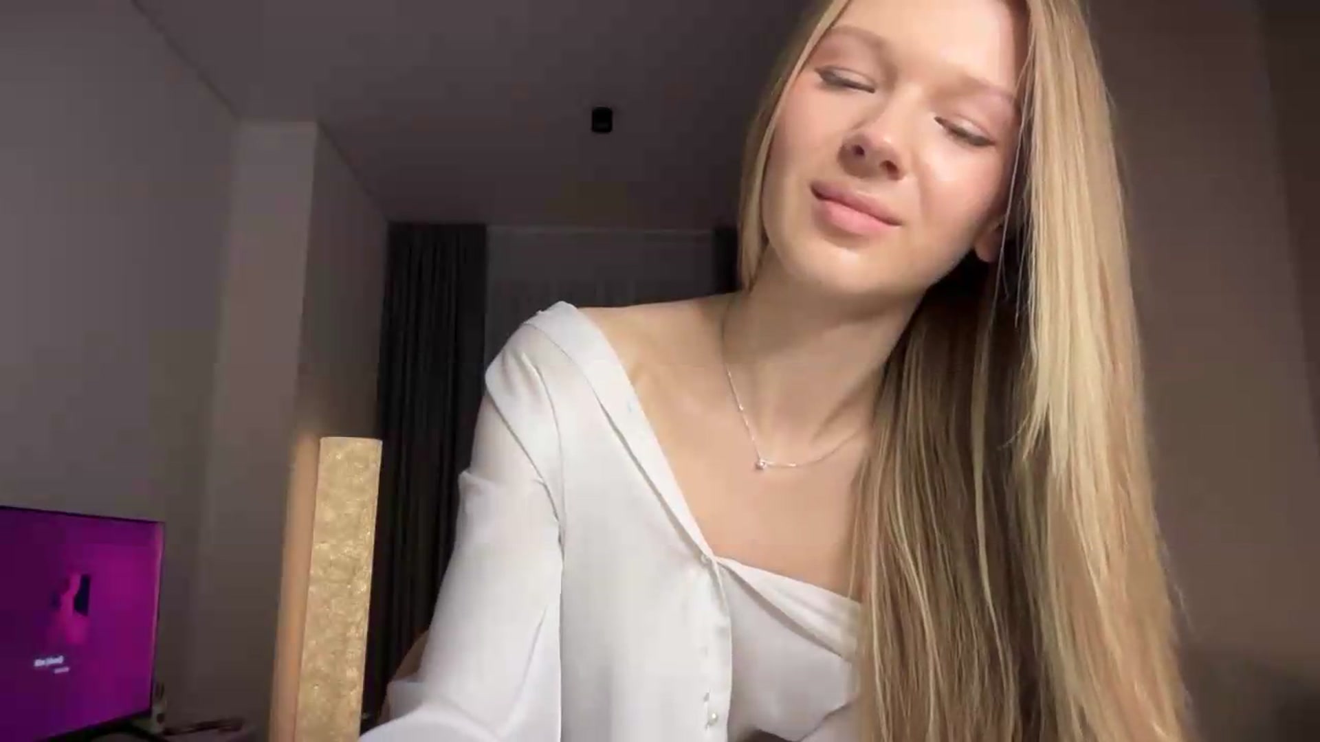 Gallery image thumbnail from CuteBlonde's myfreecams stream on, 08/14/2026, 22:12 image 10 of 20
