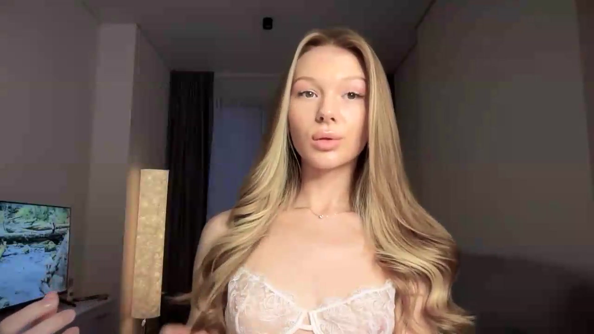Gallery image thumbnail from CuteBlonde's myfreecams stream on, 08/16/2026, 03:20 image 2 of 20