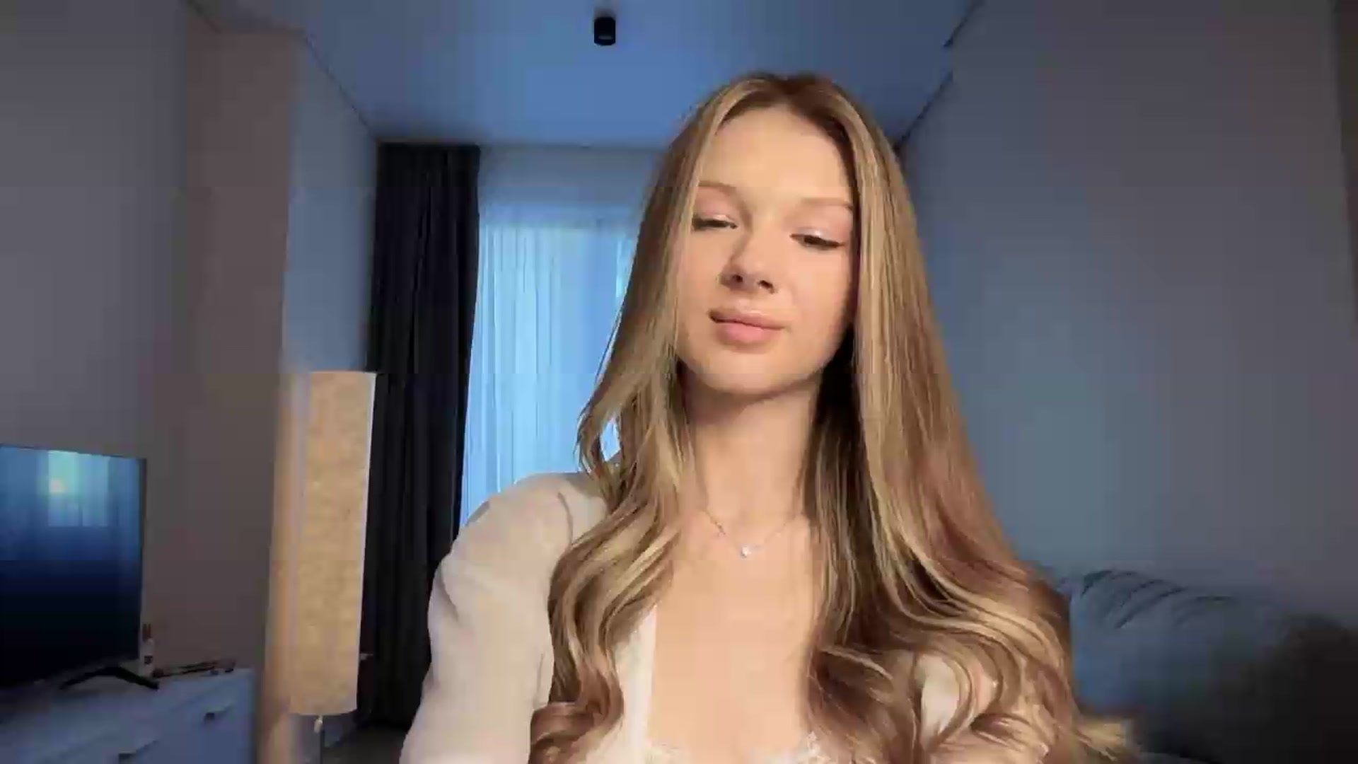 Gallery image thumbnail from CuteBlonde's myfreecams stream on, 08/16/2026, 04:14 image 18 of 20