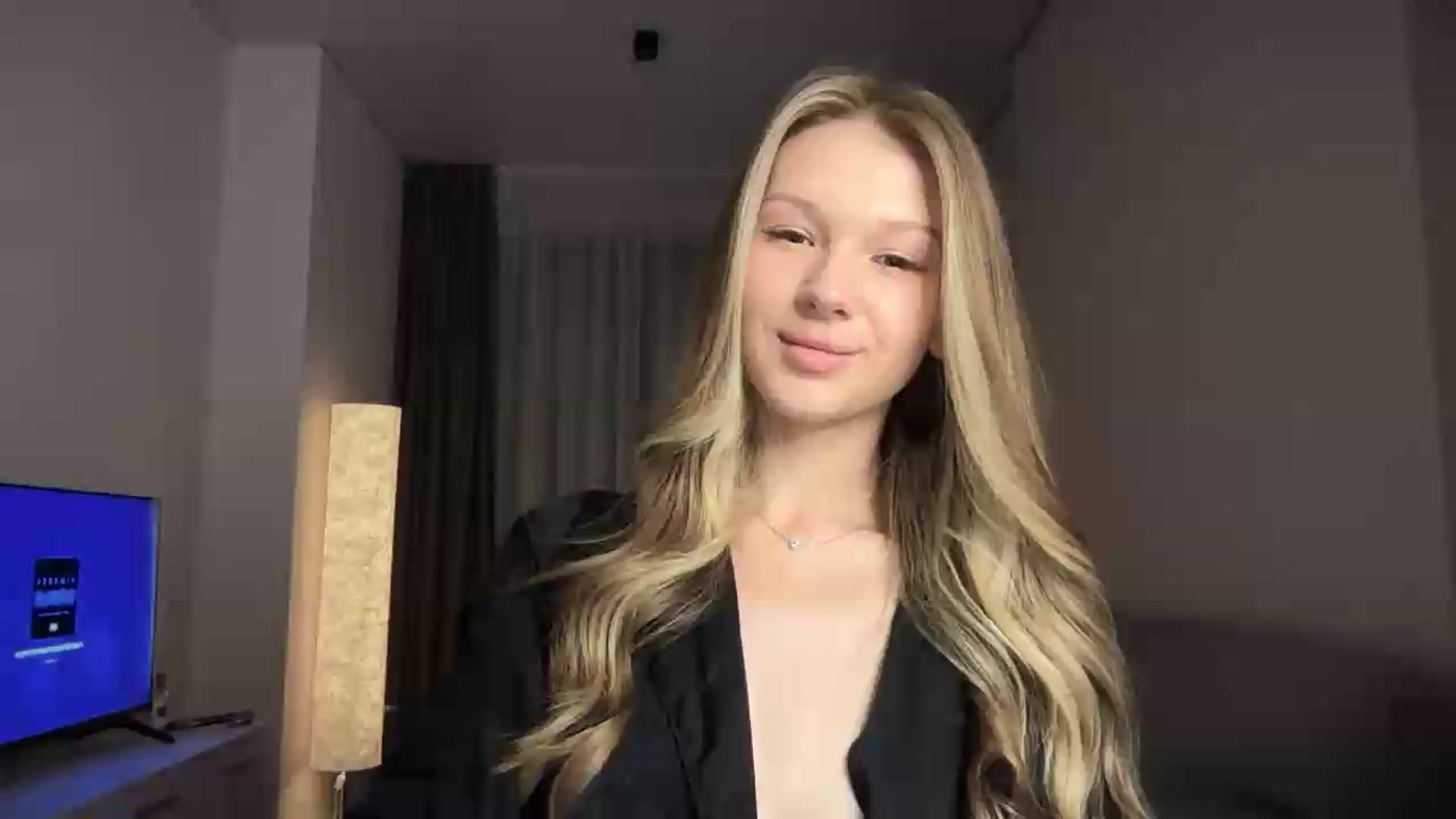 Gallery image thumbnail from CuteBlonde's myfreecams stream on, 08/19/2026, 20:58 image 1 of 20
